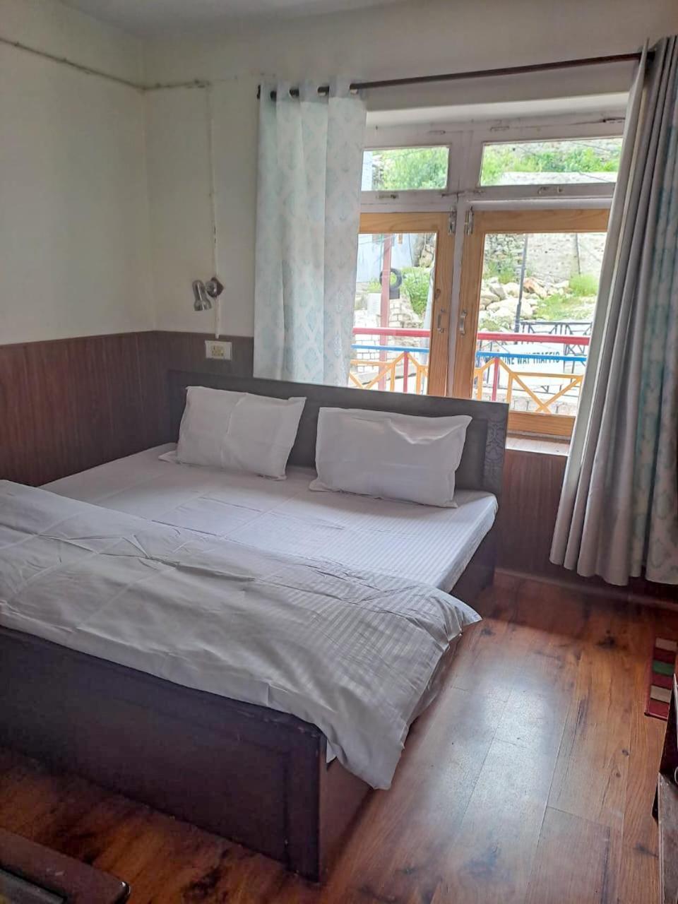 Hotel Gyespa Kyelang Экстерьер фото